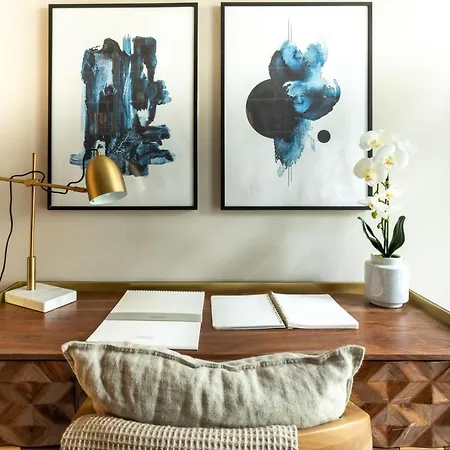 Appartamento The Aurora's Nest - Lovely 3bdr With Balcony And Study *
