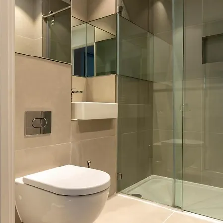 The Aurora's Nest - Lovely 3bdr With Balcony And Study Londra
