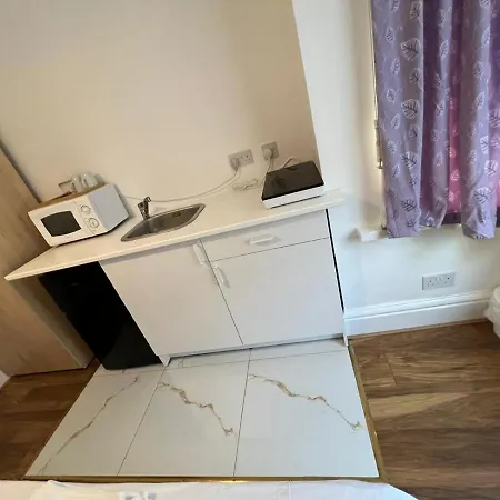 Διαμέρισμα Lovely Studio Flat In