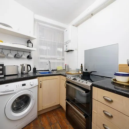 50 Meters To The Metro Appartement