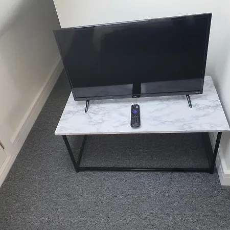 New Self Contained Flat,in Hayes, Free Parking * Northolt (Greater London)