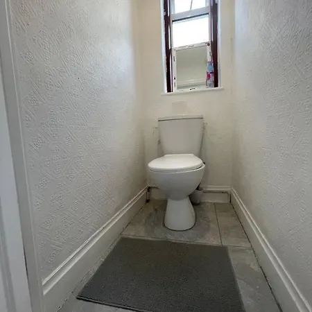Apartment 3 Bedroom House In Sutton