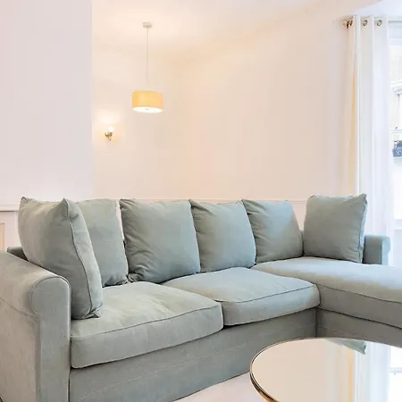 Elegant 2 Bedrooms In Chelsea With Patio Apartment London