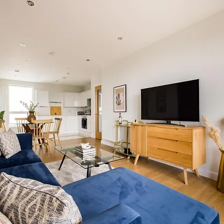 The Limehouse Classic - Endearing 2bdr Flat With Balcony *