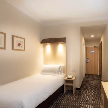 Otel Sleeper At Royal National 4*