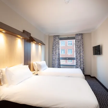 Otel Sleeper At Royal National 4*