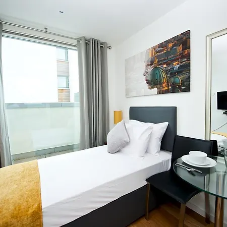 Staycity London Heathrow Apartahotel