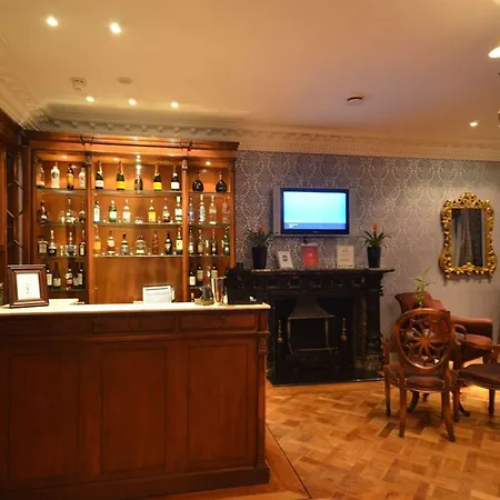 Ashburn Hotel 4*