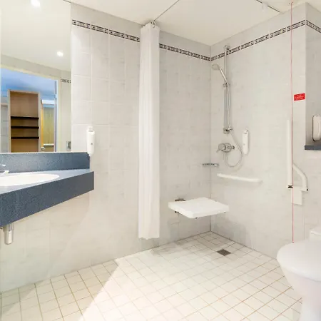 Express Park Royal By Ihg Hotel
