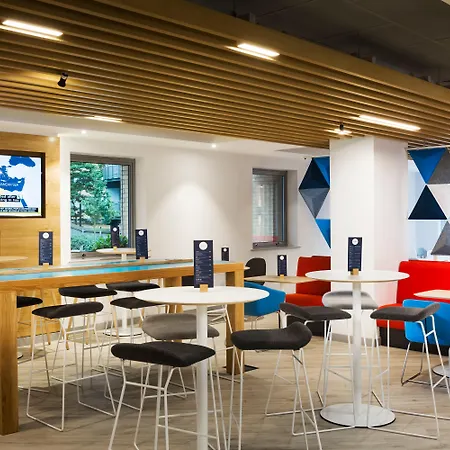 Express Park Royal By Ihg Hotel