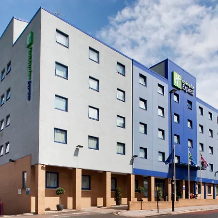 Hotel Express Park Royal By Ihg