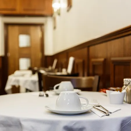 Regency House 3* London
