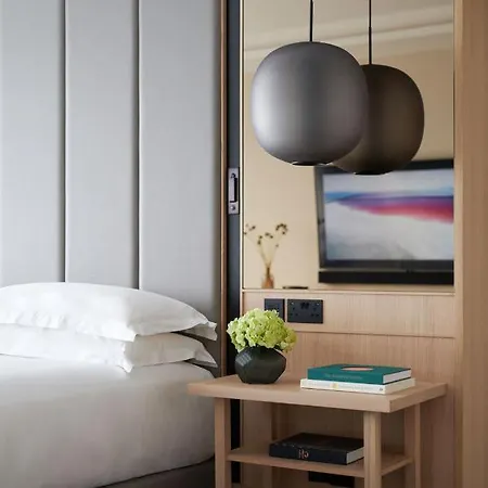 Nobu Portman Square מלון 5*