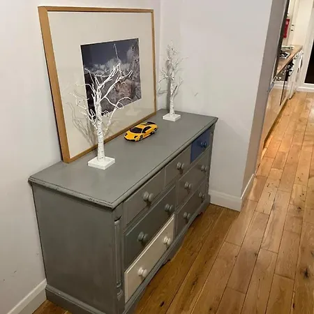 Holiday home Chiswick Two Minutes Station *