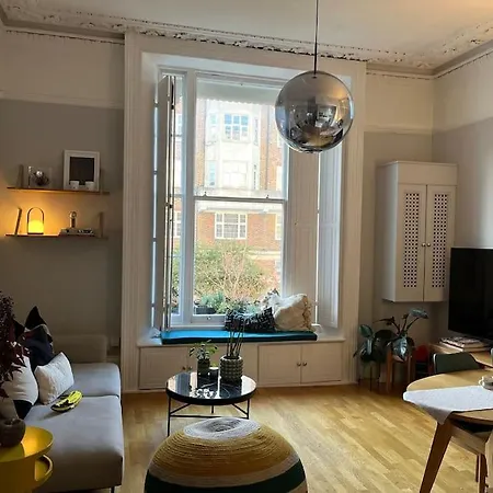 Gorgeous 2 Bedroom Flat In Charming Swiss Appartement