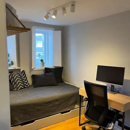 Gorgeous 2 Bedroom Flat In Charming Swiss Londres