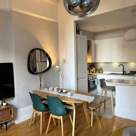 Gorgeous 2 Bedroom Flat In Charming Swiss Appartement