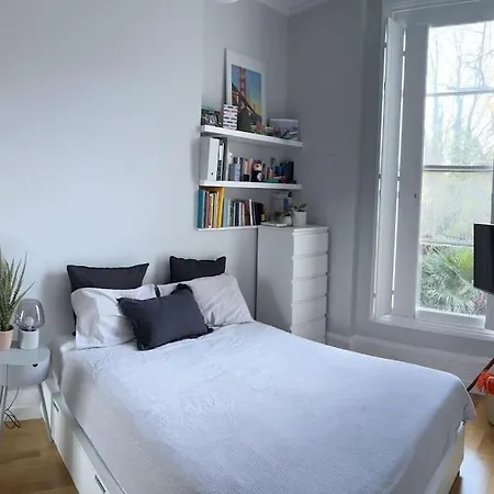 Appartement Gorgeous 2 Bedroom Flat In Charming Swiss Londres