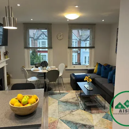 Aisiki Apartments: Pet-friendly With Air Con & Free Wifi Apartment