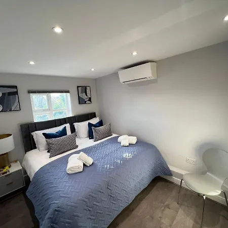 Aisiki Apartments: Pet-friendly With Air Con & Free Wifi