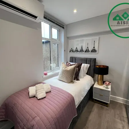 Aisiki Apartments: Pet-friendly With Air Con & Free Wifi