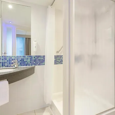 Express Park Royal By Ihg Hotel Londra