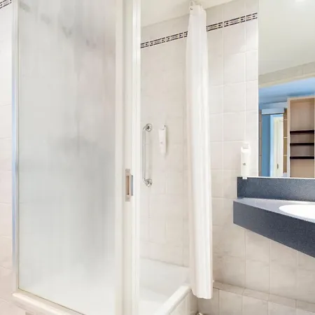 Express Park Royal By Ihg 3* Londra