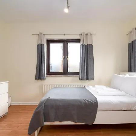 Holiday home Guestready - 4br In Surrey Quays Canada Water London