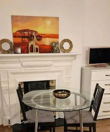 Private Spacious Studio Ealing 2 Mins From Tube London