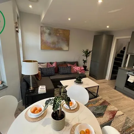 Aisiki Apartments: Pet-friendly With Air Con & Free Wifi