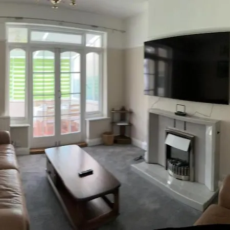 בית נופש Amazing And Romantic O2 Arena 4 Bedrooms House Free Parking *