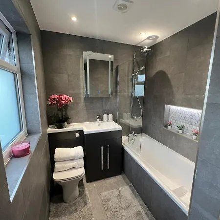 Aisiki Apartments: Pet-friendly With Air Con & Free Wifi Apartment Finchley