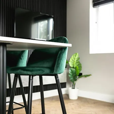 Apartment Skyvillion - Cozy Large 4 & 1 Bed In Enfield, Mins To Tube Station, Free Wi-fi