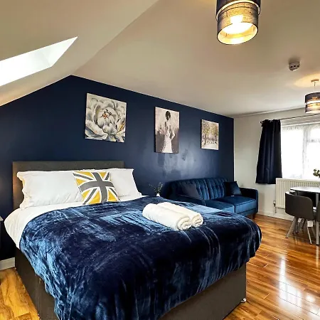 Grand Suites Near Heathrow * Southall