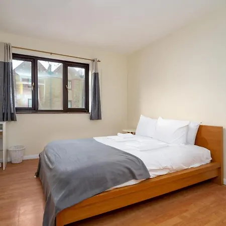 Guestready - 4br In Surrey Quays Canada Water London