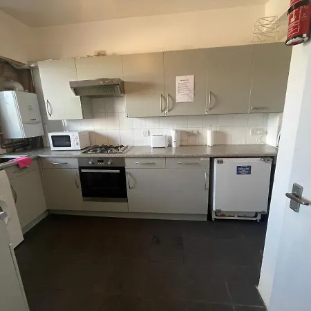 3 In Shared In Foresthill 2023 * لندن