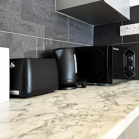 Grand Suites Near Heathrow * Southall
