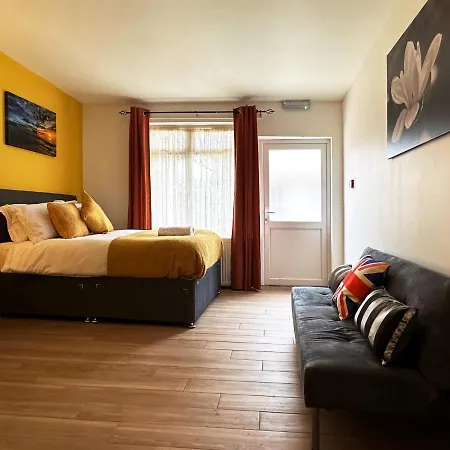 Grand Suites Near Heathrow Southall