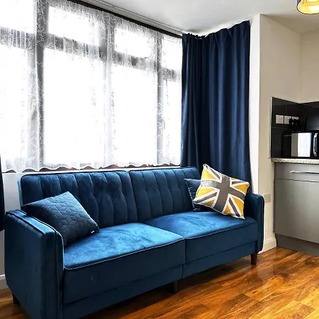 Grand Suites Near Heathrow * Southall