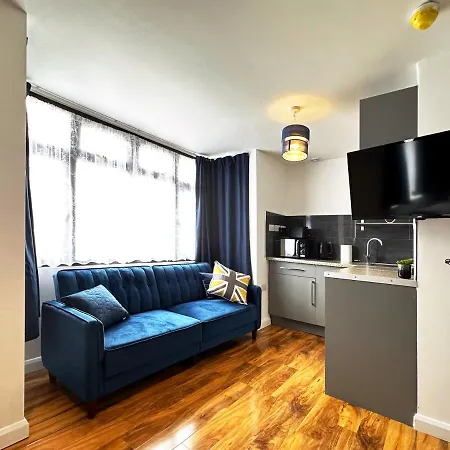 Grand Suites Near Heathrow