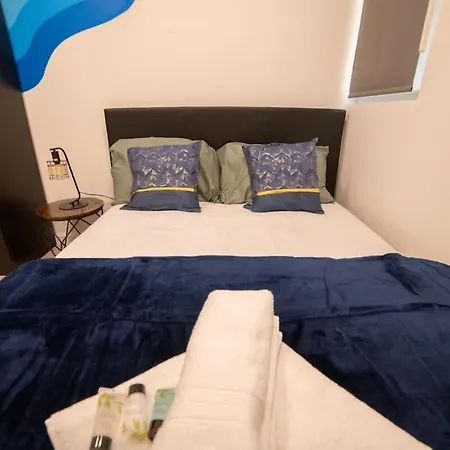 Spacious And Stylish 1 Bed Modern Flat דירה לונדון
