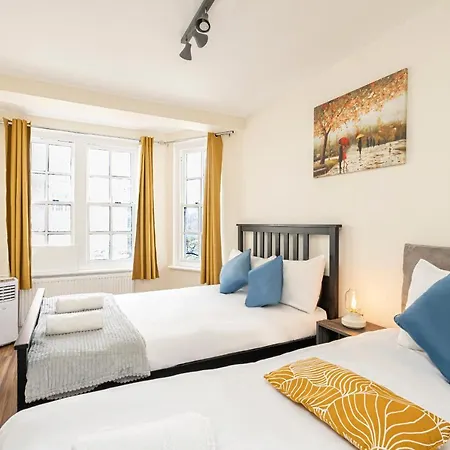 3 Bedrooms Near Hyde Park & Oxford St Apartment
