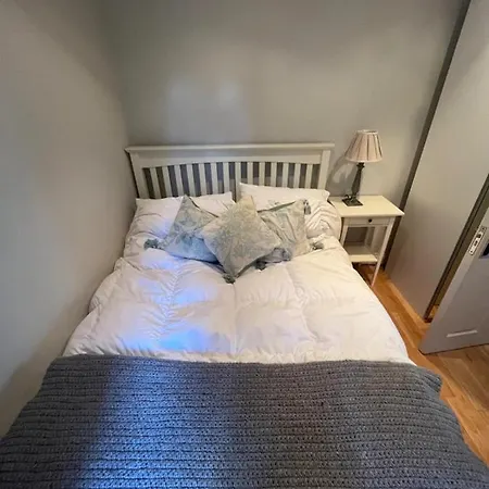 Modern Floor 2bd Flat - Kensington *