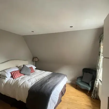 Modern Floor 2bd Flat - Kensington