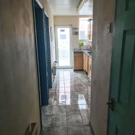 Apartmán 2 Bedroom W/shower Flat, To You, Not Shared *