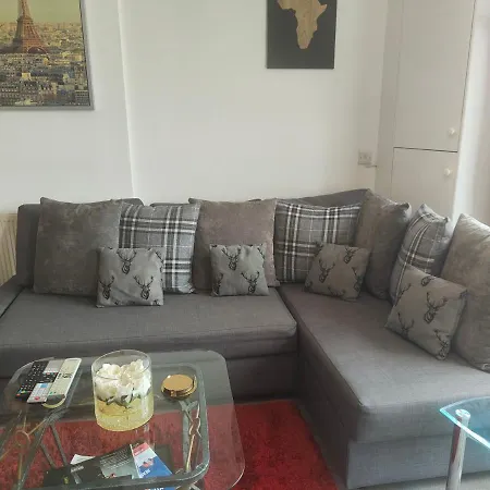 Apartment Comfy And Relaxing Apart London