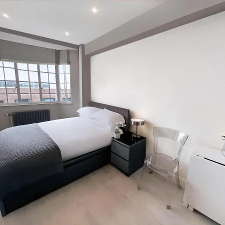 Chelsea Flat 10 Mins Harrods, Gym, Air Conditioning Apartment London