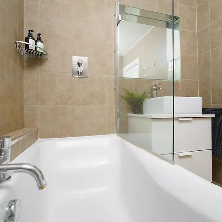 Huge & 3 Bedr, 4 Beds, Covent Gdn * Londres