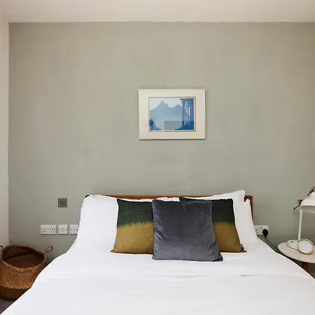 The Jasper Walk Escape - Charming 2bdr Flat With Balcony *