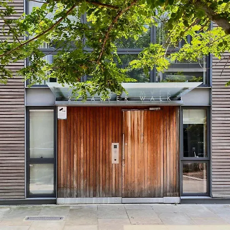 The Jasper Walk Escape - Charming 2bdr Flat With Balcony * 런던